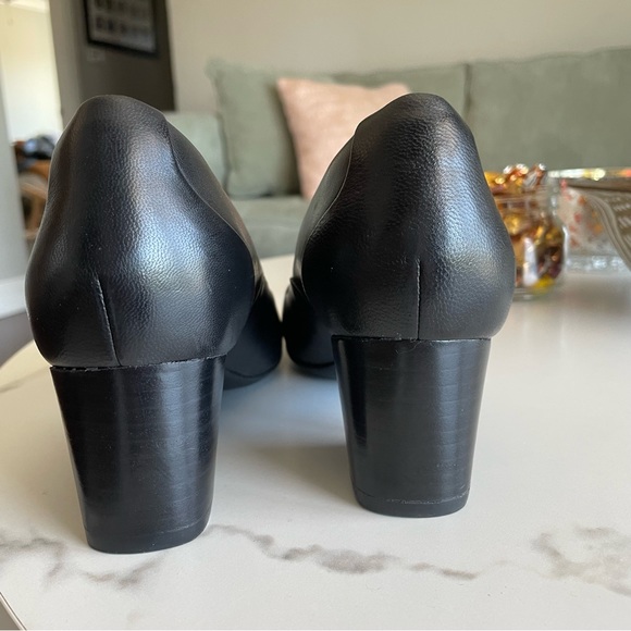 Black Clark’s Block Heel - Picture 2 of 5